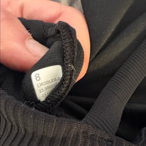 lululemon Energy Longline Bra, black, sz 8 ribbed - Picture 6 of 6